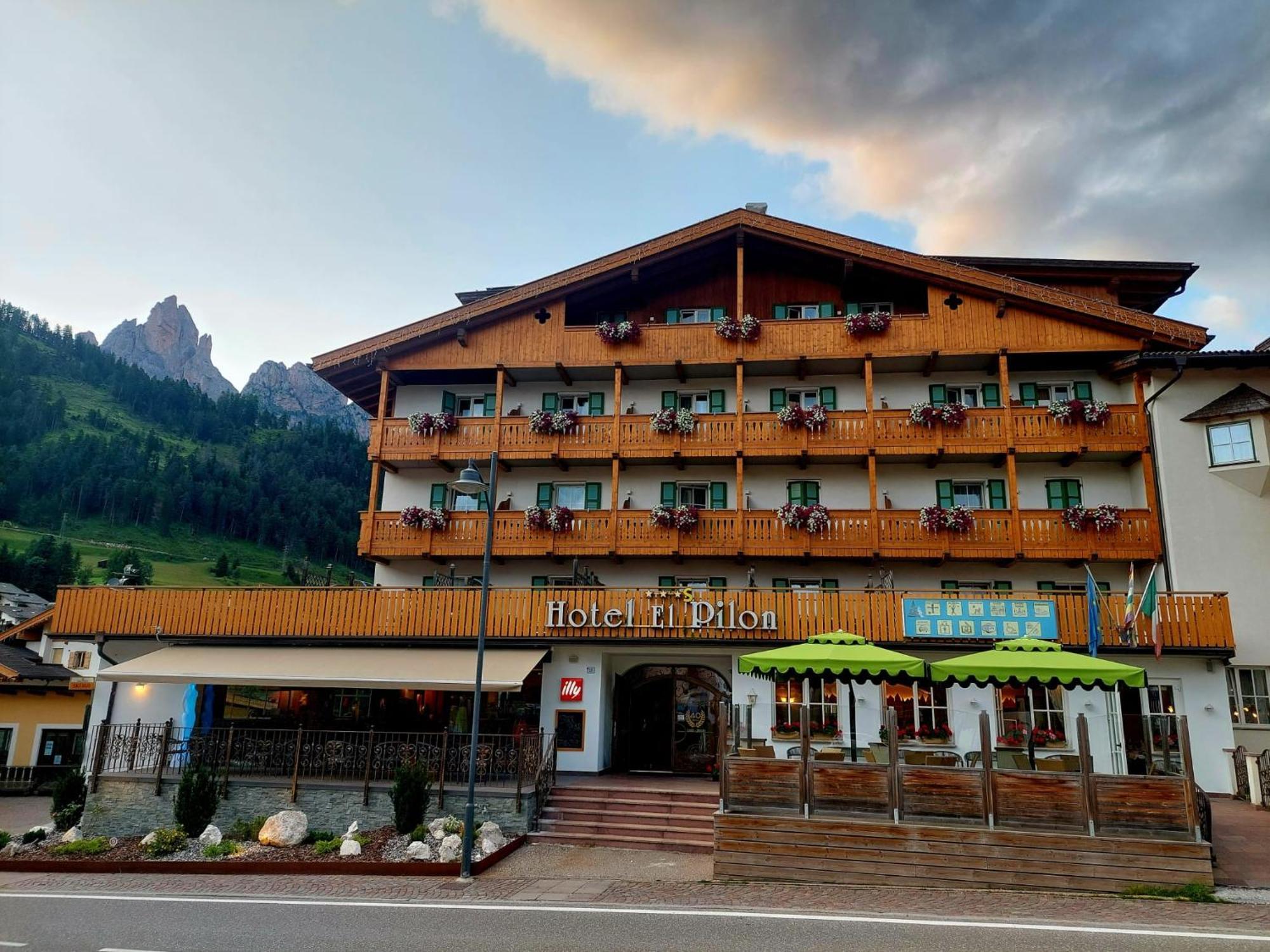 Hotel El Pilon Pozza di Fassa Exterior foto